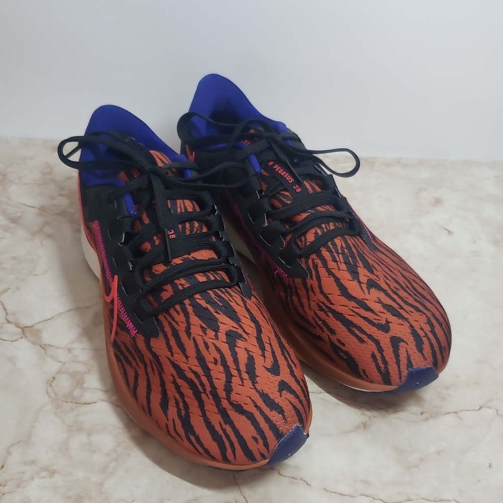 Nike Air Zoom Pegasus 38 Womens Animal Print Running Shoes Size 9 - Picture 2 of 8